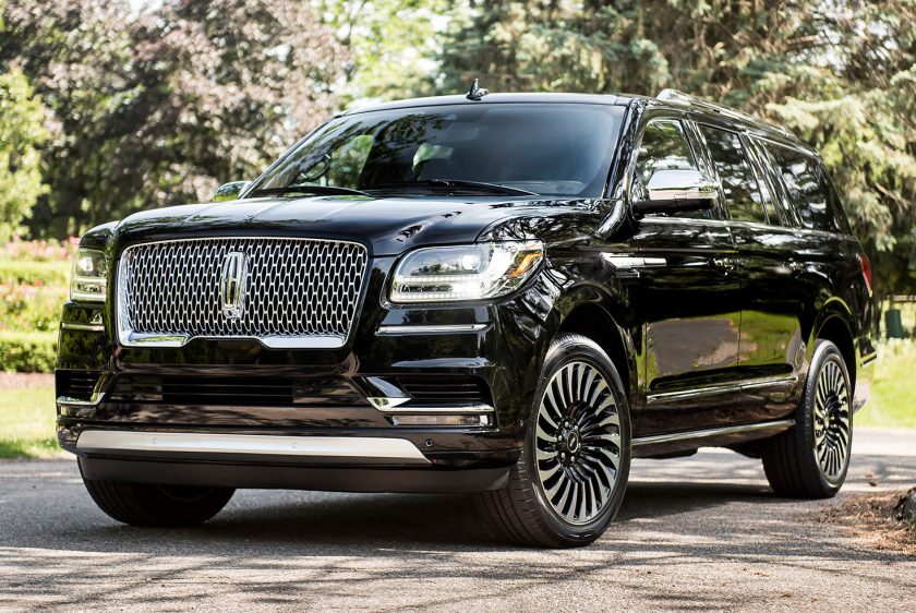 2018-lincoln-navigator-extended-length-front-three-quarter-01-e1504044623649